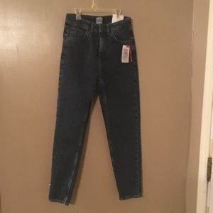 NWOT BDG mom highwasted tapered leg jean